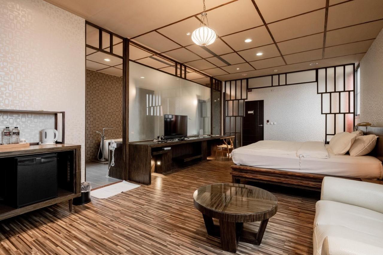 Motel Tian Xia Ju à Yilan Extérieur photo